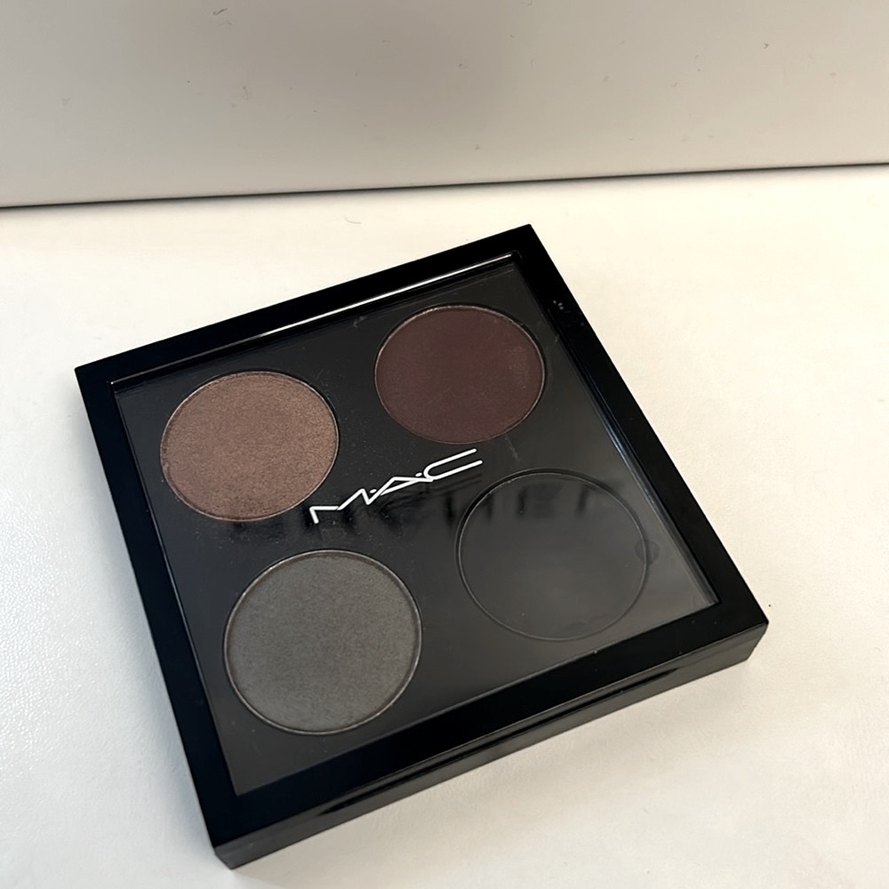 MAC Cosmetics Eyeshadow Quad - Brown, Black, Gray, Cream